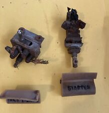 1939  Cadillac La Salle Radio Grille knobs: instrument, starter, switches picture